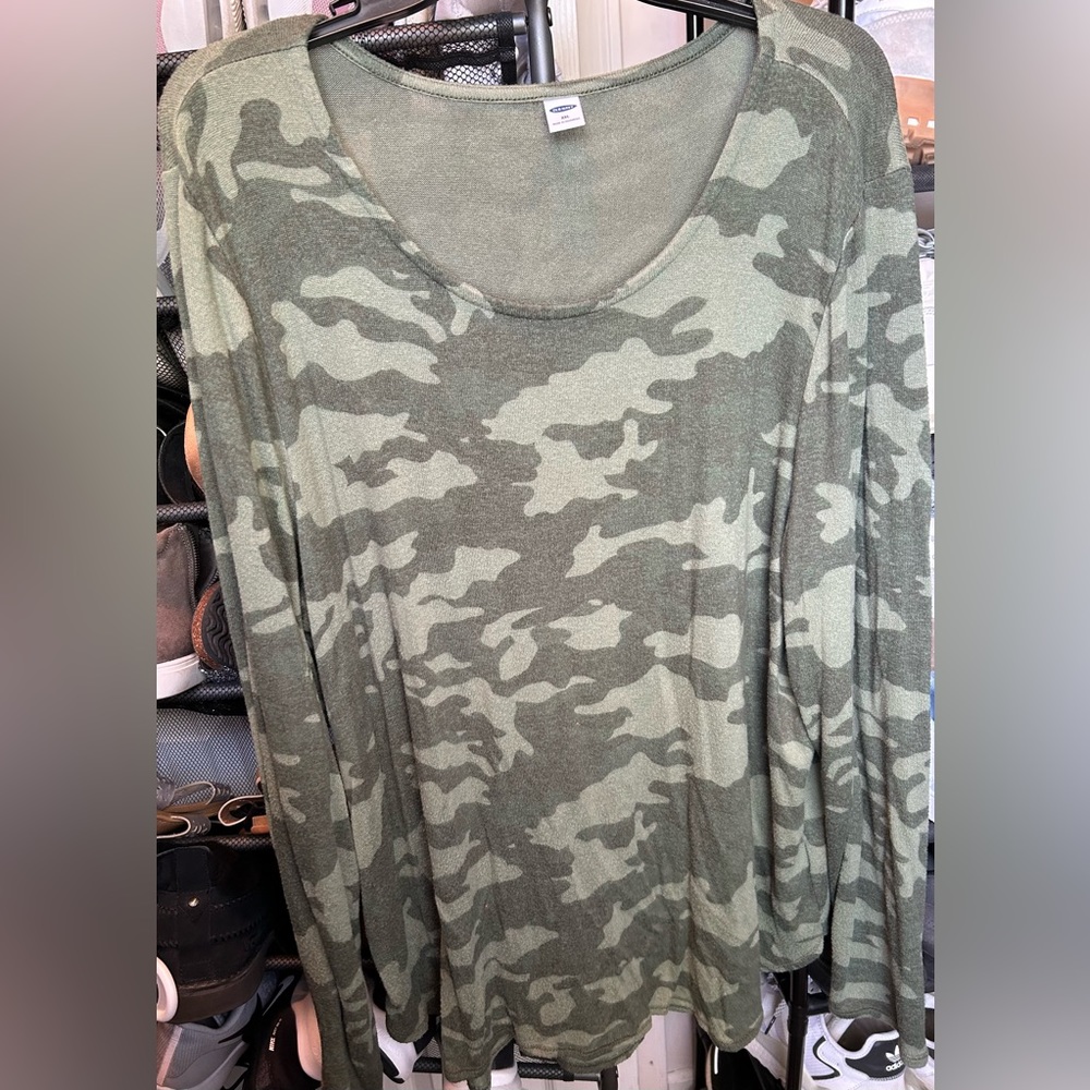 Old Navy camo top - XXL
